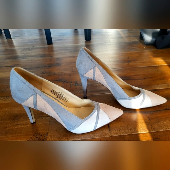 Elegant Women's Heels in Gray and Cream - Picture 2 of 5